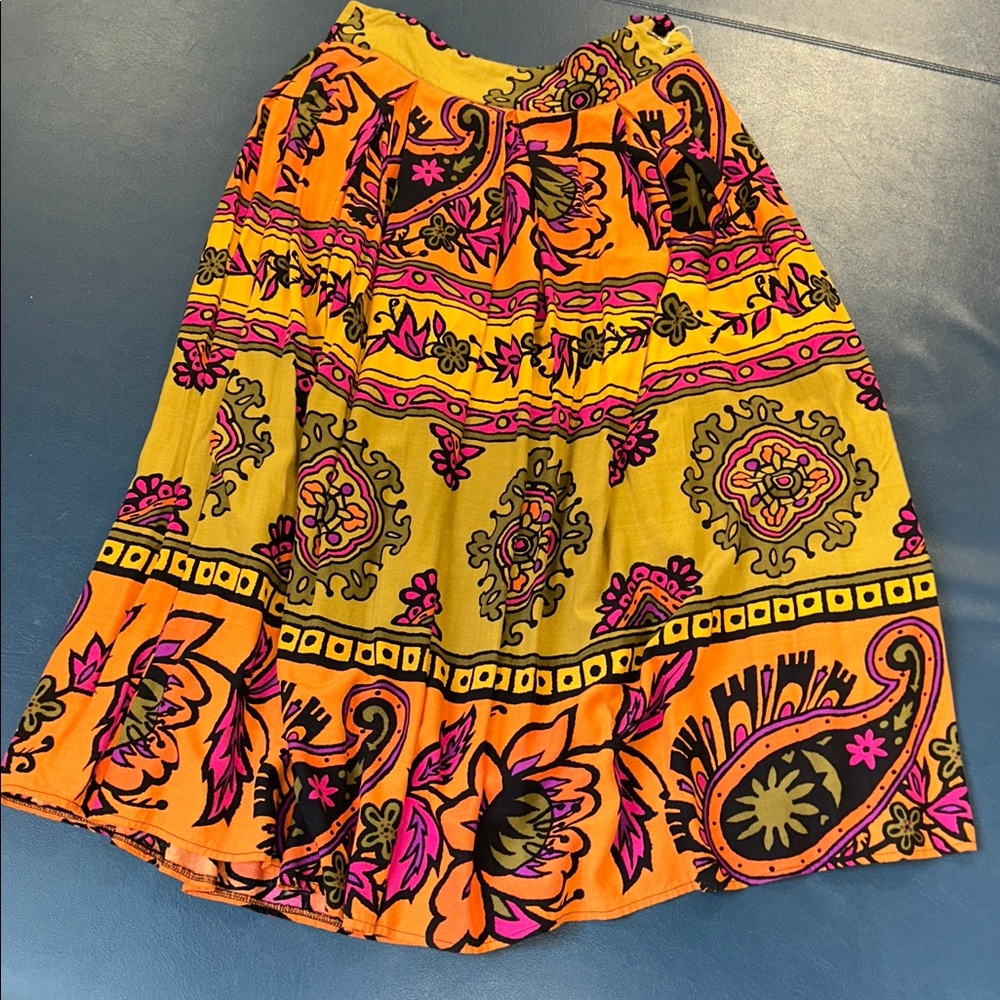 RARE VINTAGE sz 16 Vibrant Paisley Maxi Skirt in Orange, Yellow & Pink